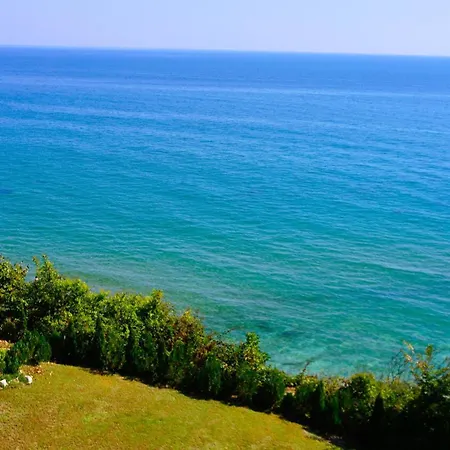 клиф на плажа - Byala Cliff First Line * Byala (Varna)