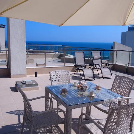клиф на плажа - Byala Cliff First Line Apartment Byala (Varna)
