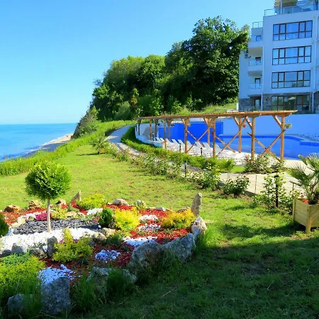 клиф на плажа - Byala Cliff First Line Byala (Varna)