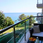 клиф на плажа - Byala Cliff First Line Bjała