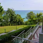 клиф на плажа - Byala Cliff First Line * Byala (Varna)