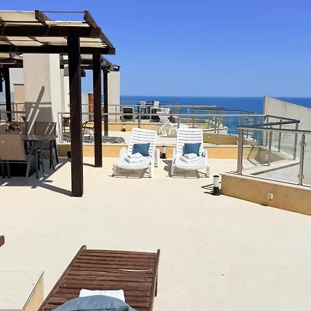 клиф на плажа - Byala Cliff First Line Apartment Byala (Varna)