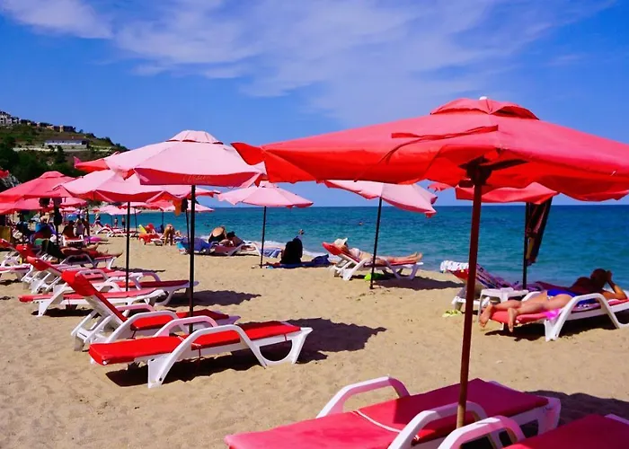 клиф на плажа - Byala Cliff First Line