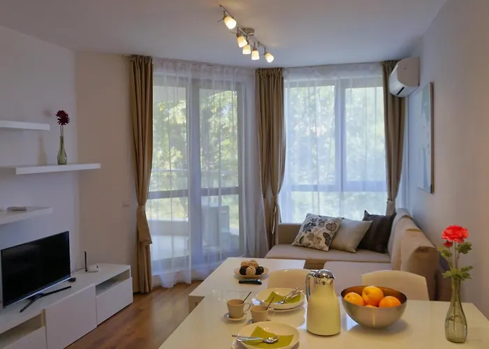 клиф на плажа - Byala Cliff First Line