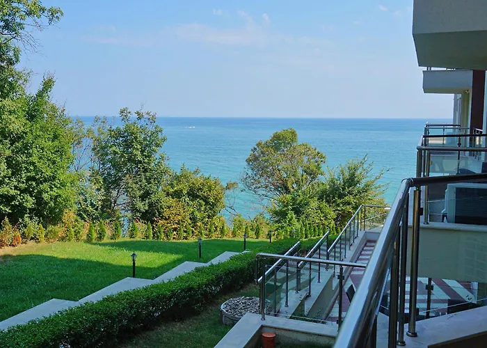 клиф на плажа - Byala Cliff First Line Apartment Byala (Varna)