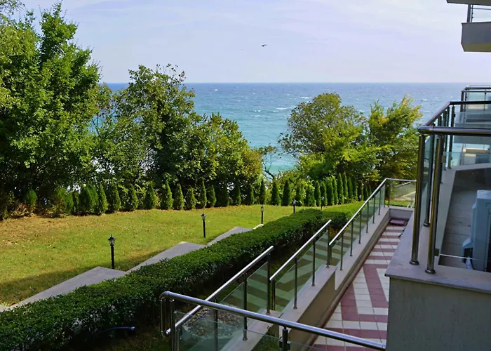 клиф на плажа - Byala Cliff First Line * Byala (Varna)