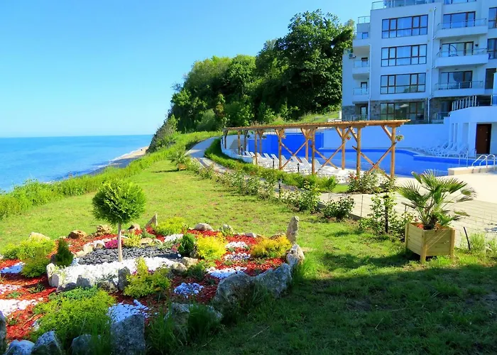 клиф на плажа - Byala Cliff First Line Byala (Varna)